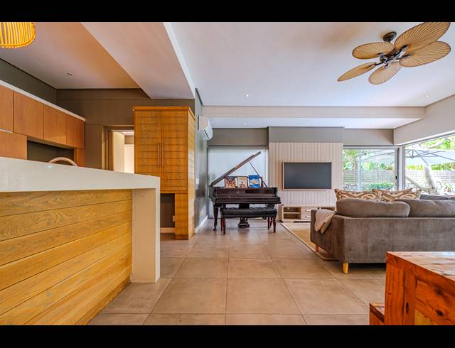 4 BEDROOM TOWNHOUSE FOR SALE IN DUNKIRK ESTATE